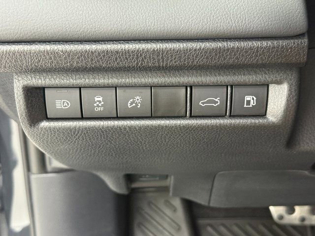 Used 2025 Toyota Camry XSE FWD image 10