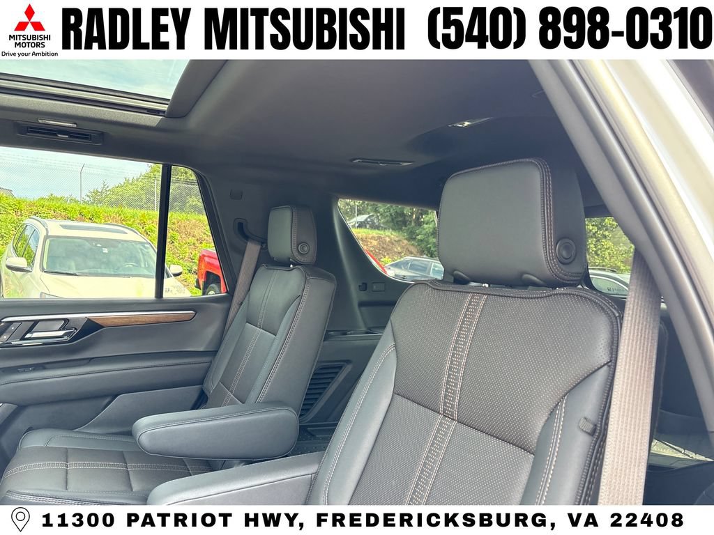 Used 2025 Chevrolet Tahoe High Country w/ Sun And Tow Package AWD/4WD image 13