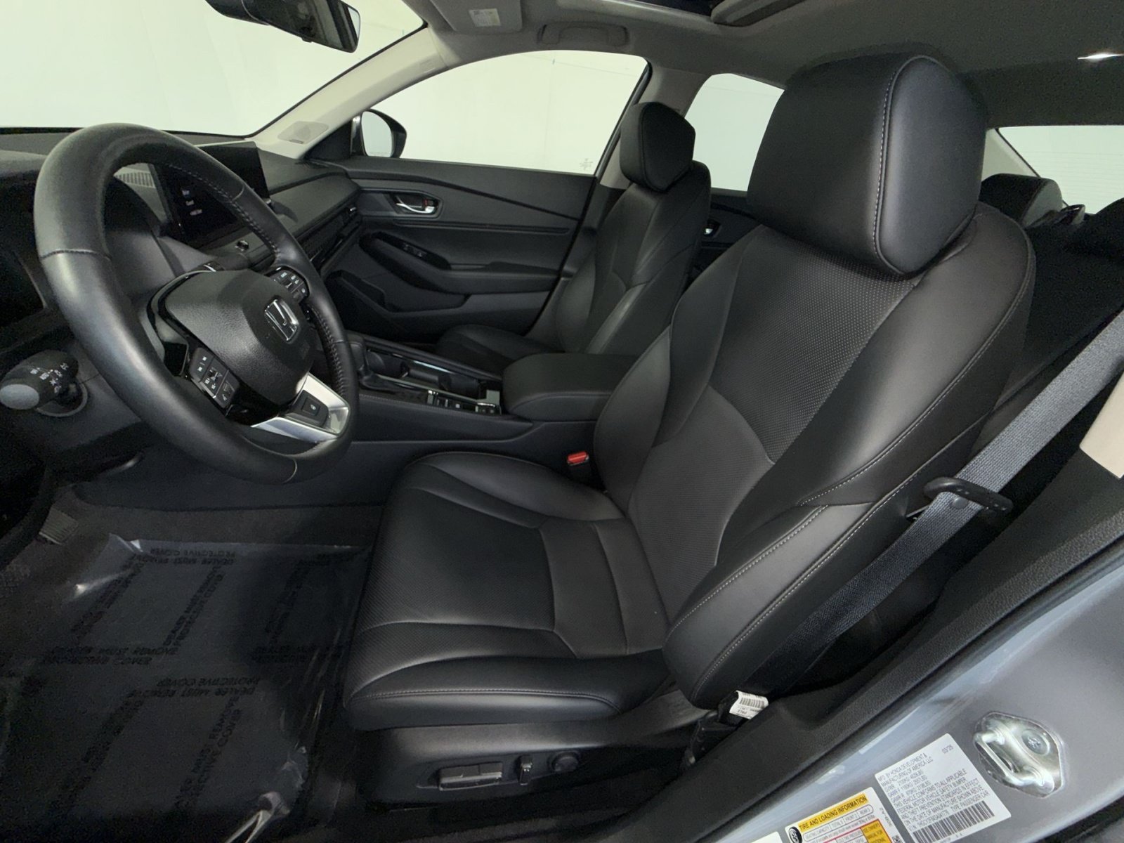 Used 2025 Honda Accord Touring image 13