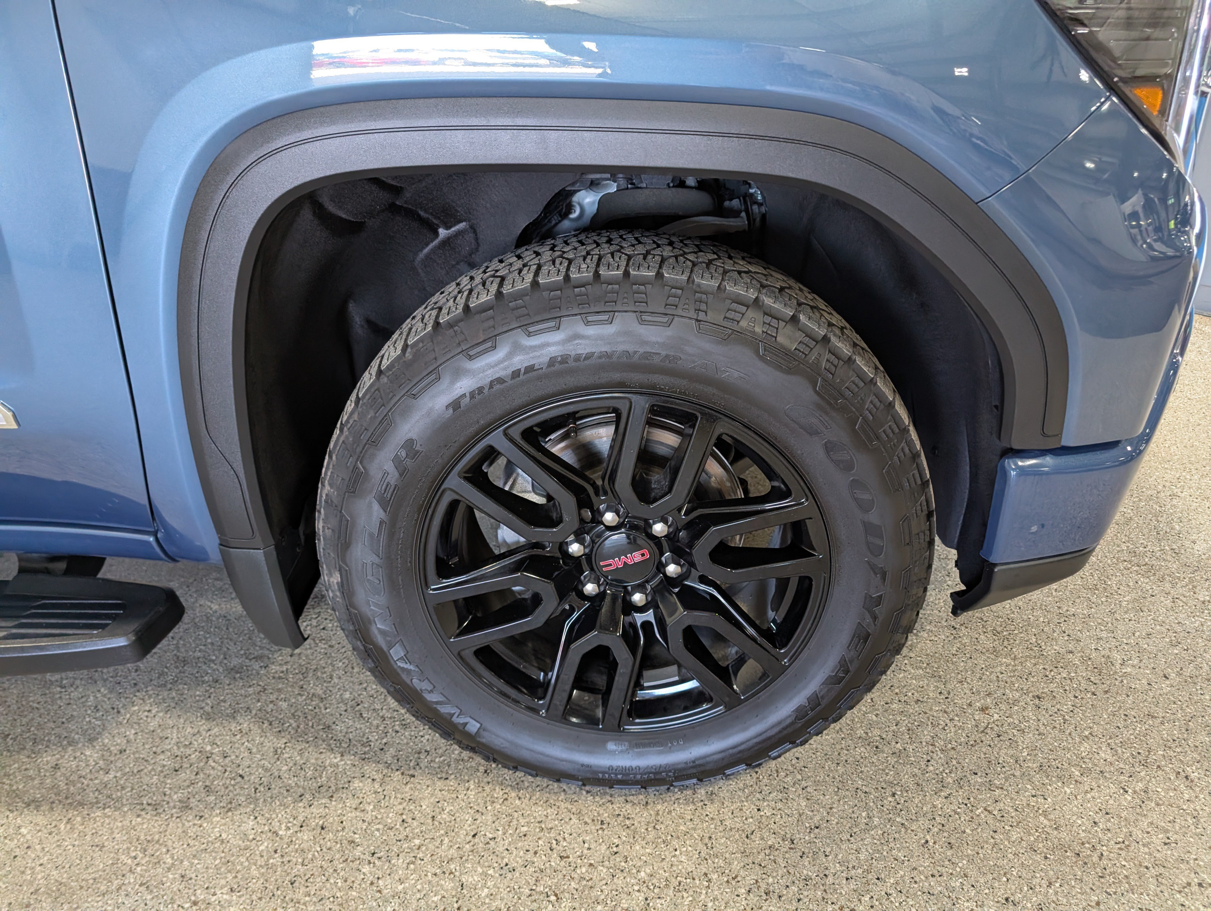 Used 2026 GMC Sierra 1500 Elevation w/ Elevation Premium Package AWD/4WD image 14