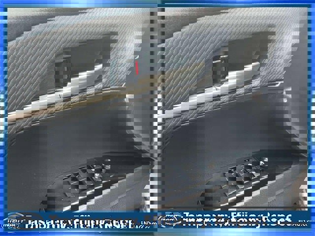 Used 2025 Toyota Camry SE image 17