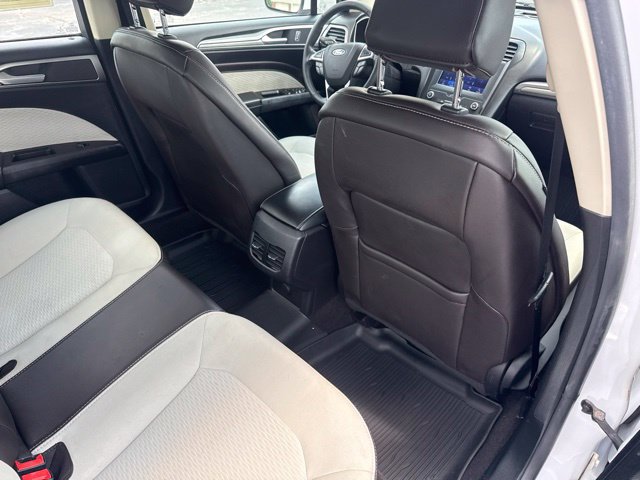 Used 2020 Ford Fusion SE w/ Equipment Group 151A FWD image 22