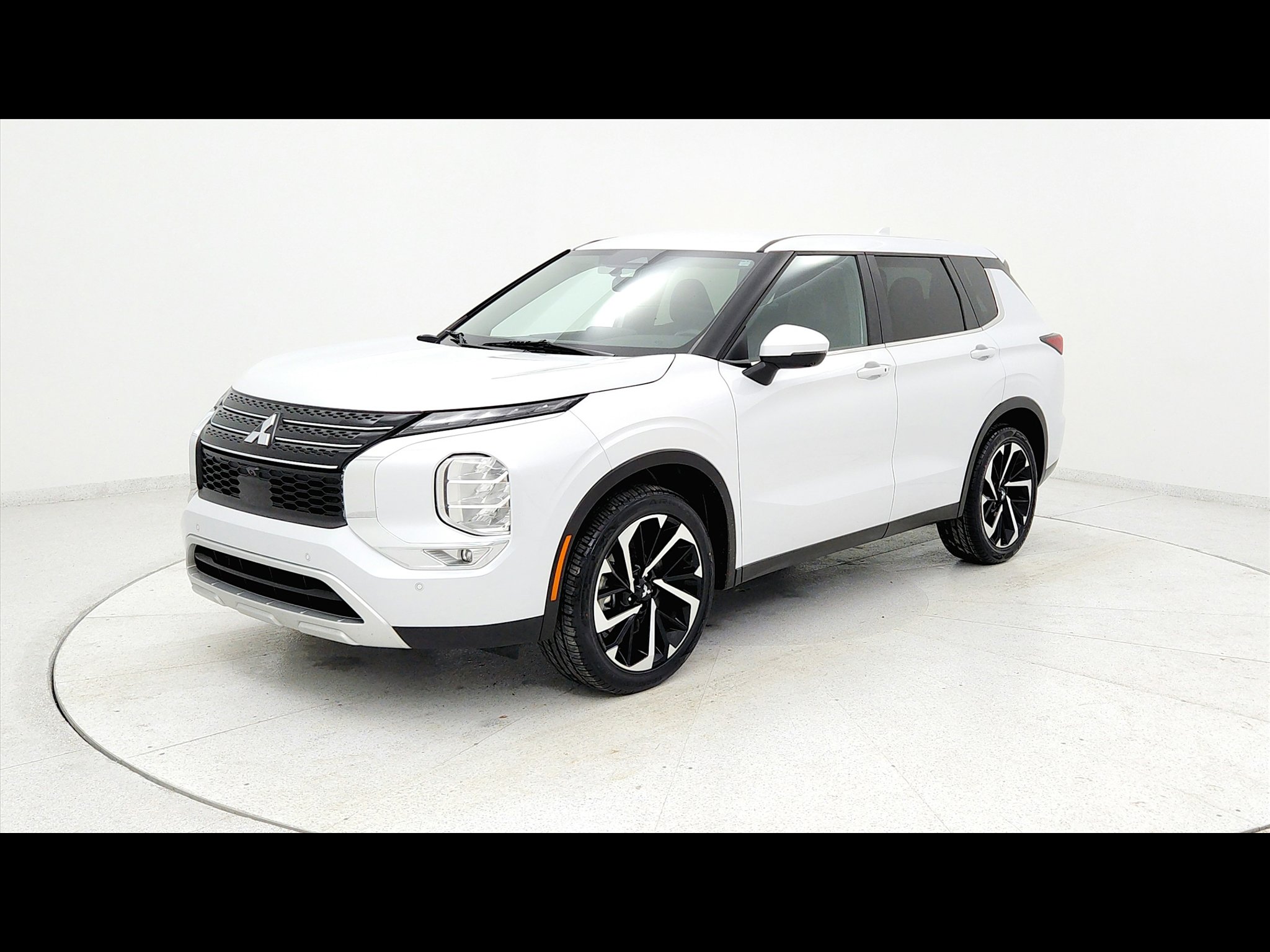 Used 2024 Mitsubishi Outlander FWD