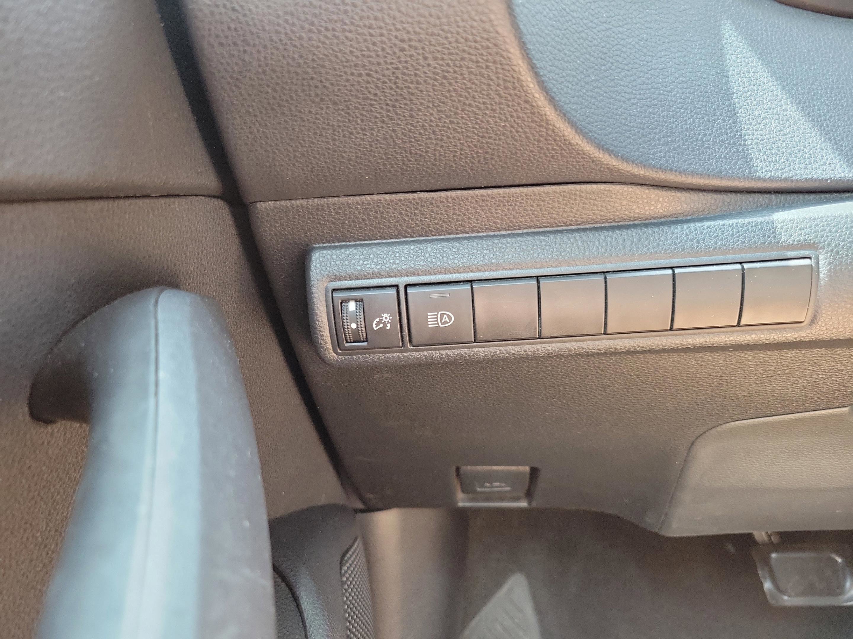 Used 2023 Toyota Corolla LE FWD image 19