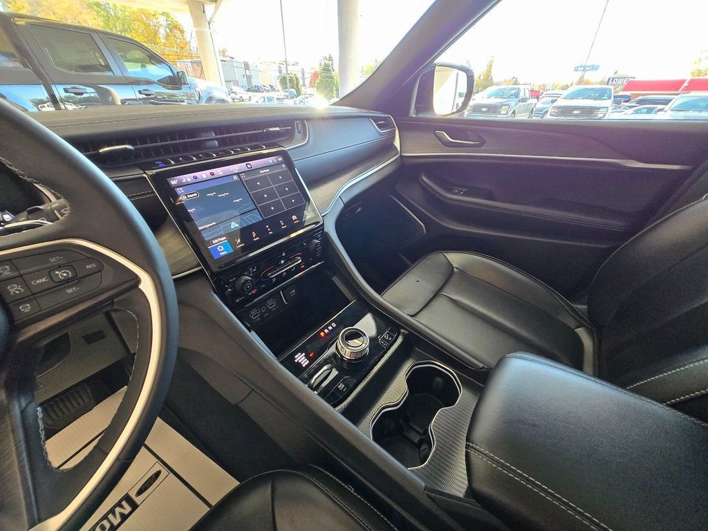 Used 2024 Jeep Grand Cherokee Limited 4xe image 19