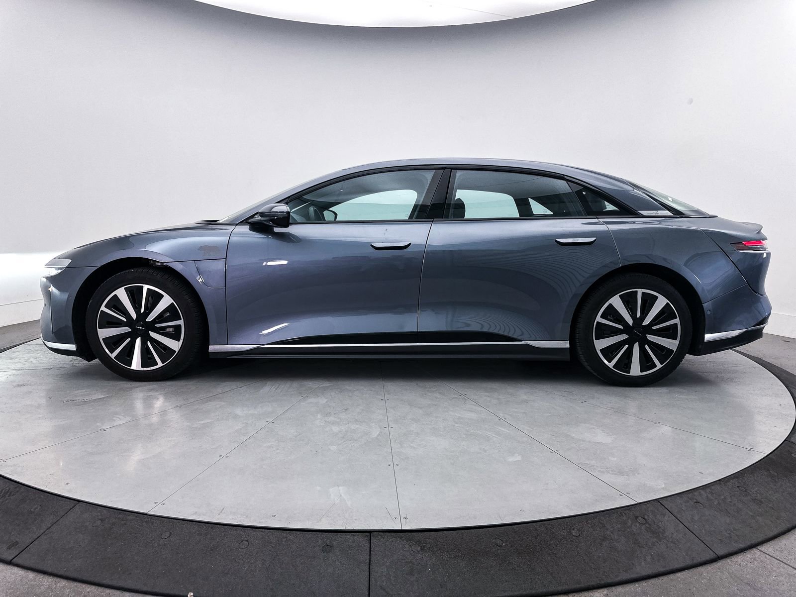 Used 2024 Lucid Air Pure RWD image 35