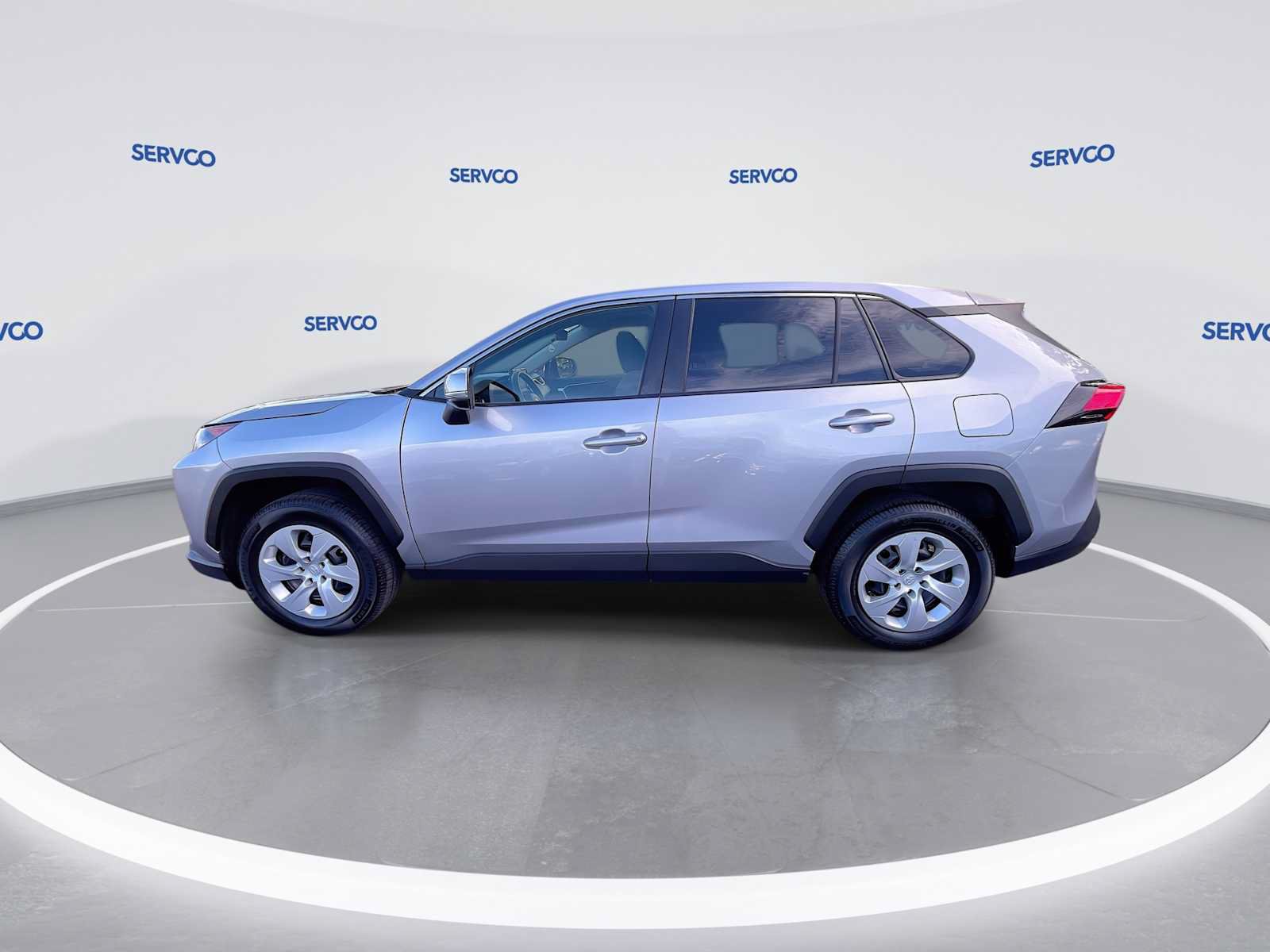 Used 2022 Toyota RAV4 LE FWD image 5