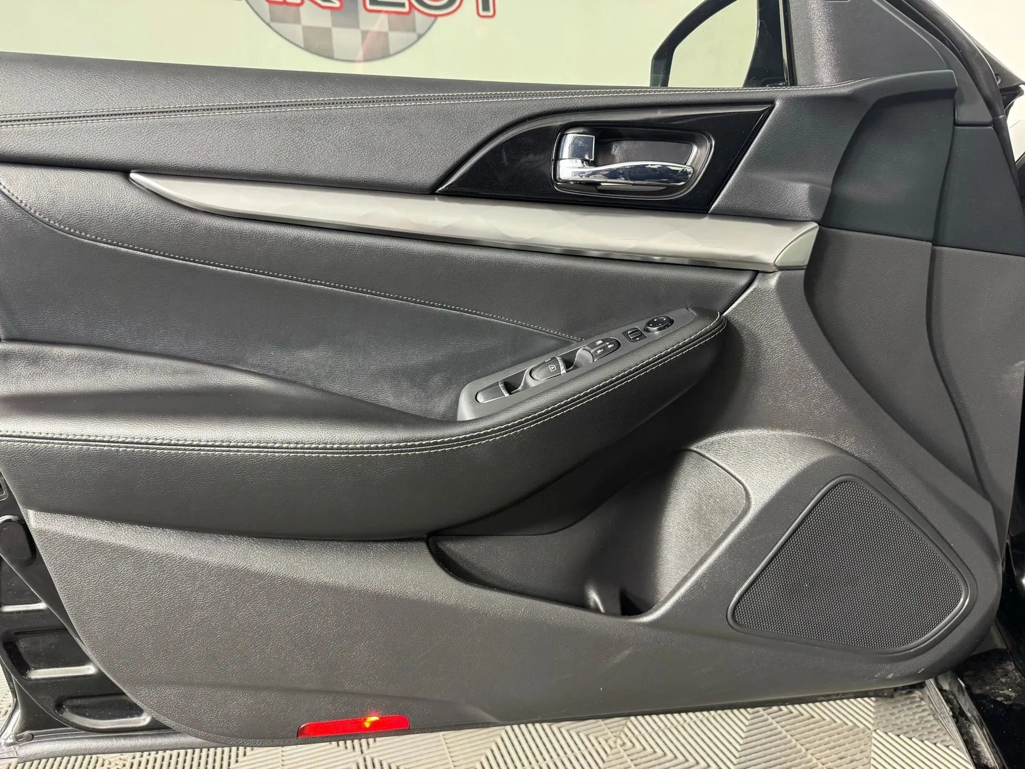 Used 2023 Nissan Maxima SV w/ Floor Mat Group image 38