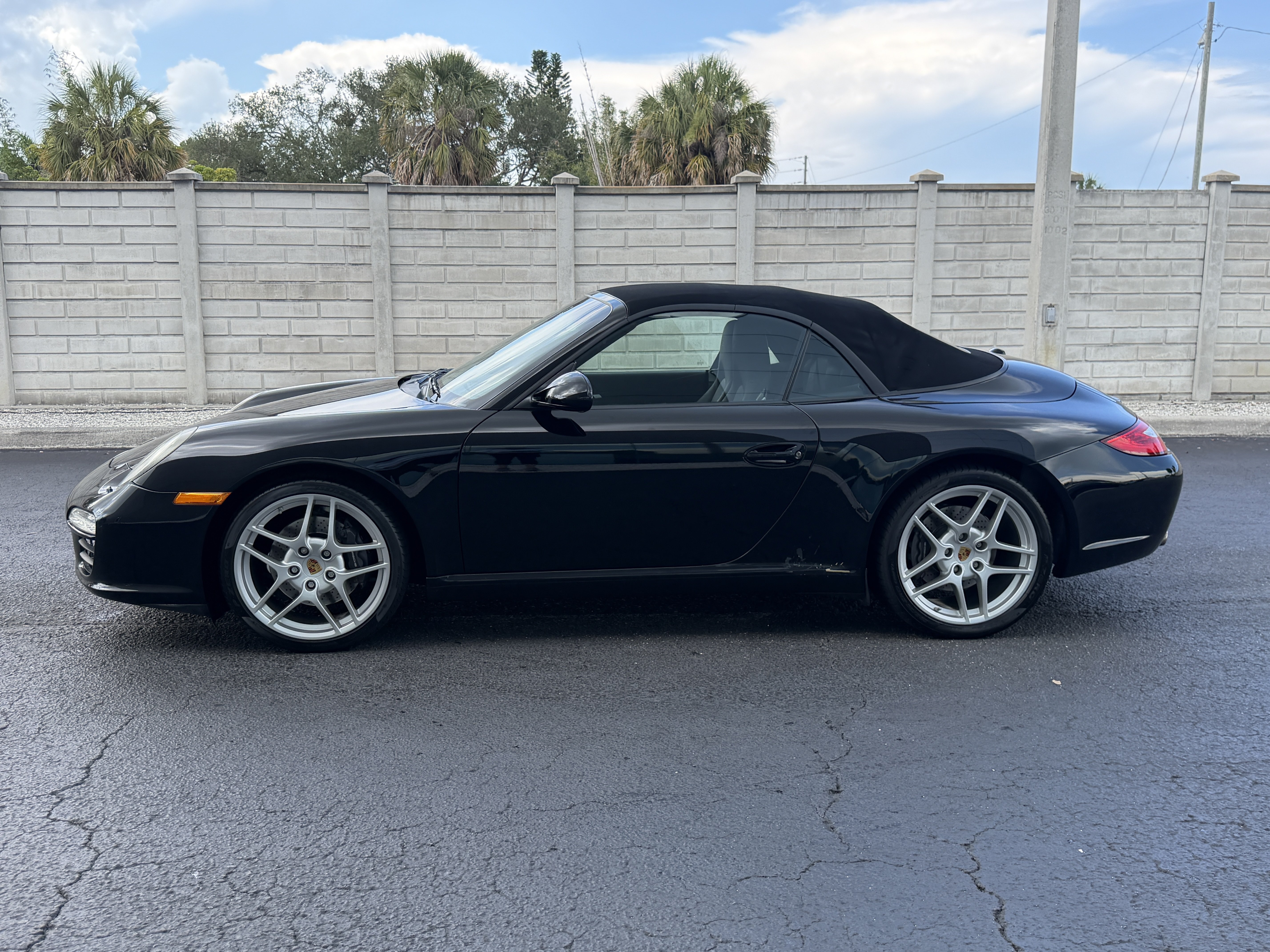 Used 2009 Porsche 911 Carrera RWD image 2