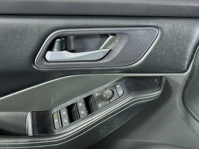 Certified 2024 Nissan Rogue SV AWD/4WD image 15
