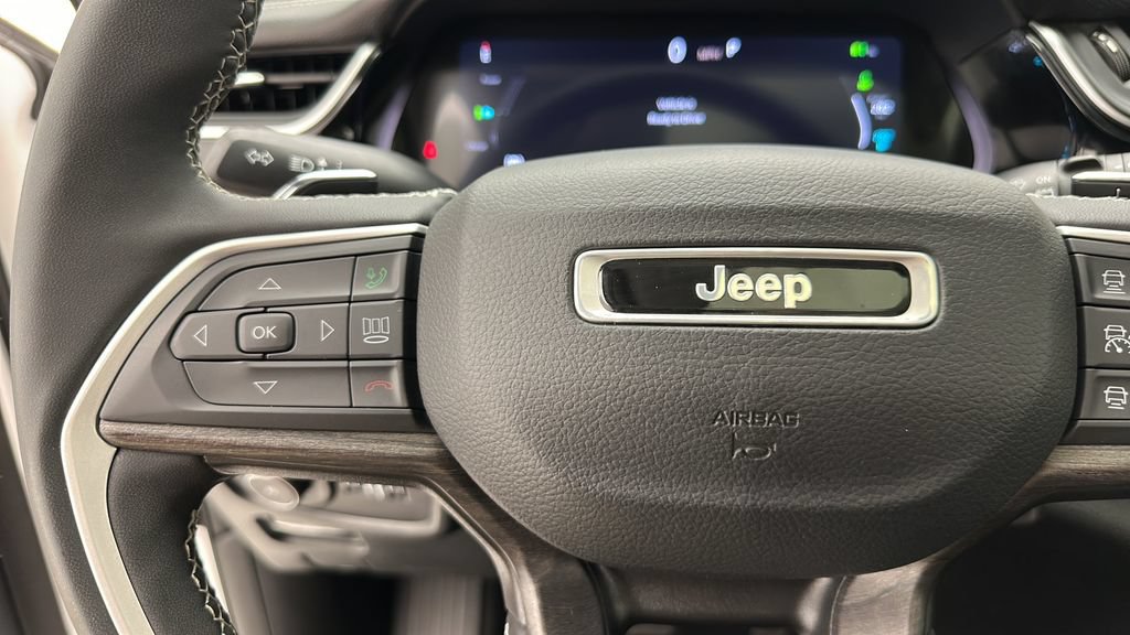 Used 2023 Jeep Grand Cherokee 4WD 4xe image 17