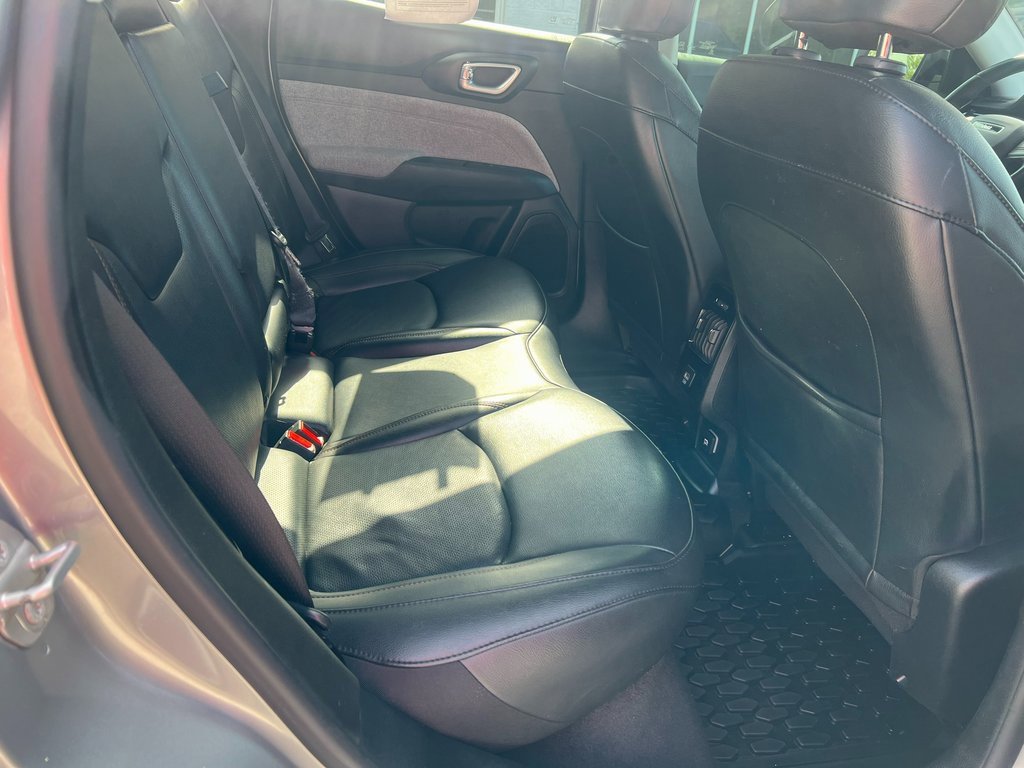 Used 2022 Jeep Compass Latitude image 15