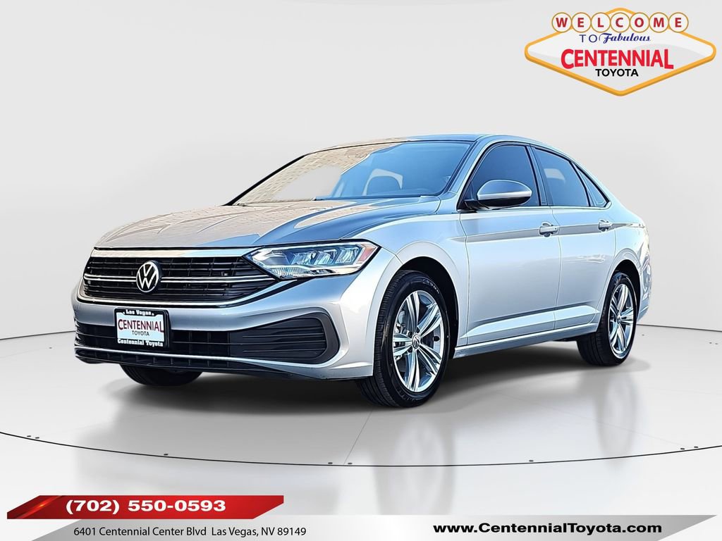 Used 2024 Volkswagen Jetta SE image 1