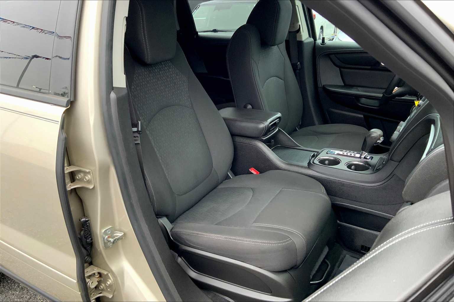 Used 2016 GMC Acadia SLE image 8