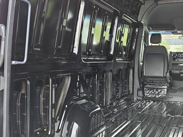 New 2025 Mercedes-Benz Sprinter 2500 image 30