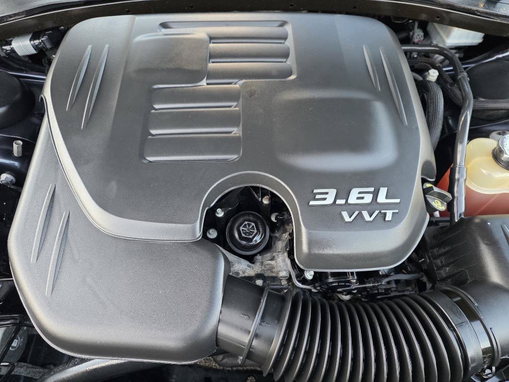 Used 2018 Dodge Charger SXT RWD image 41