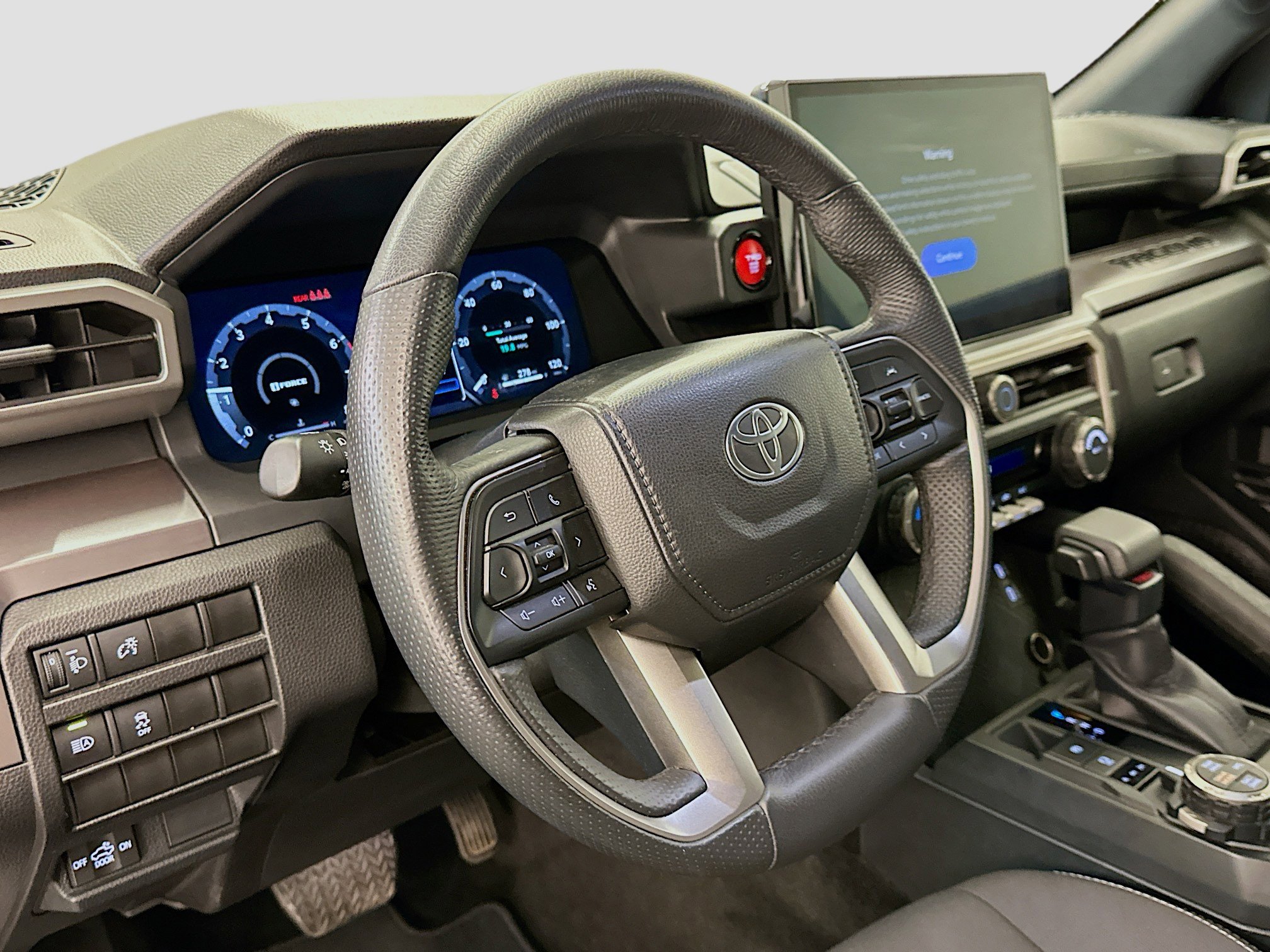 Used 2025 Toyota Tacoma TRD Off-Road AWD/4WD image 18