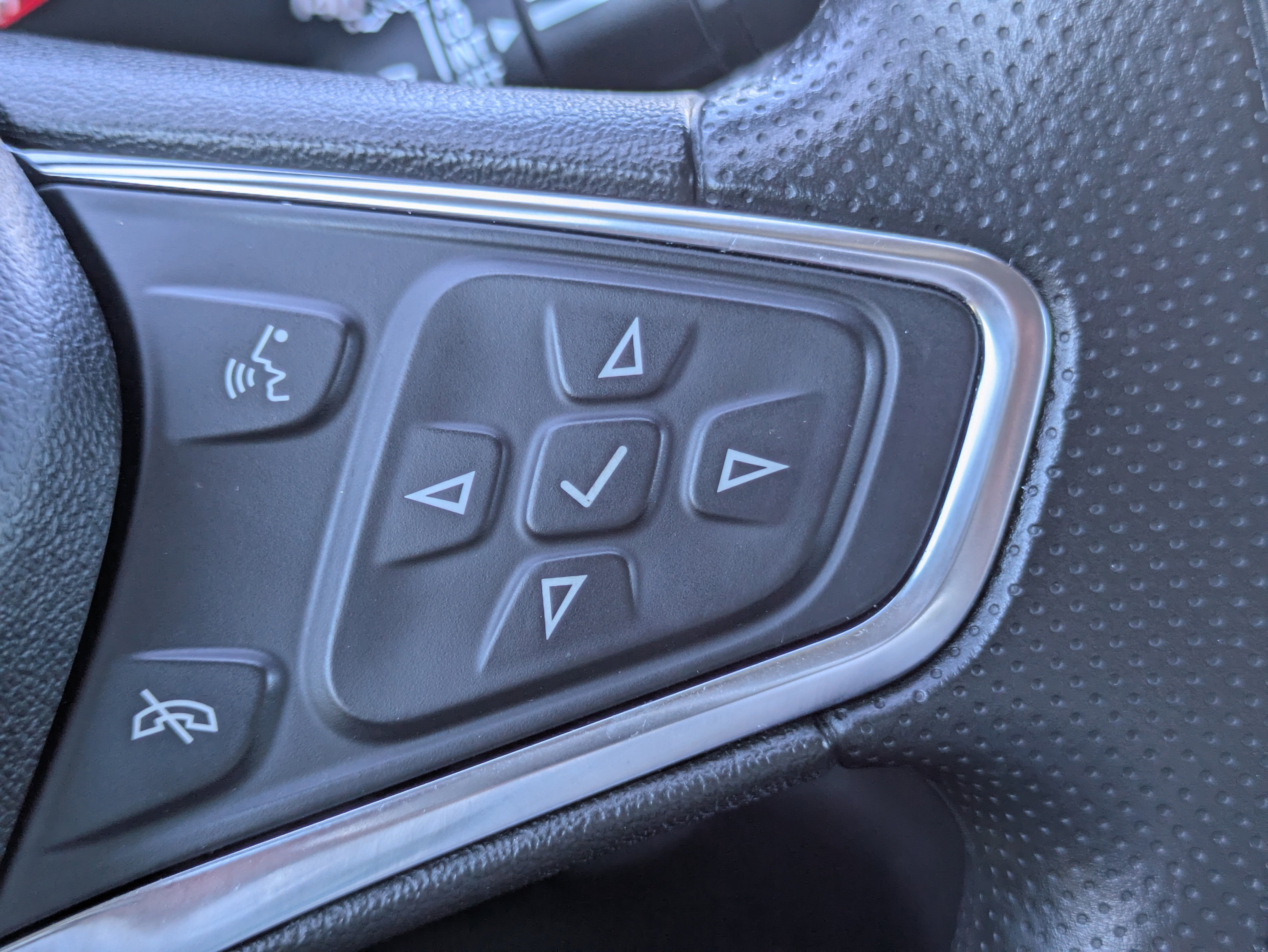 Used 2023 Chevrolet Equinox LS image 16