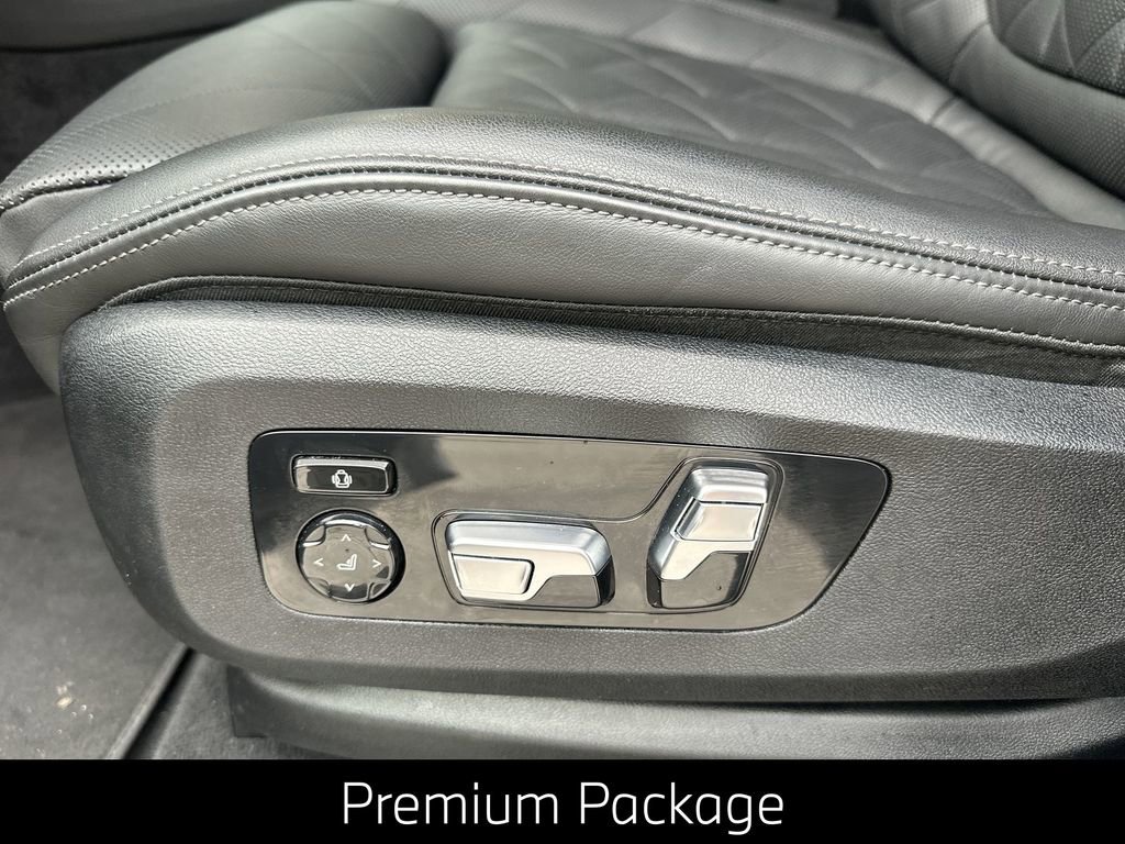 Certified 2024 BMW X7 xDrive40i w/ Premium Package image 15