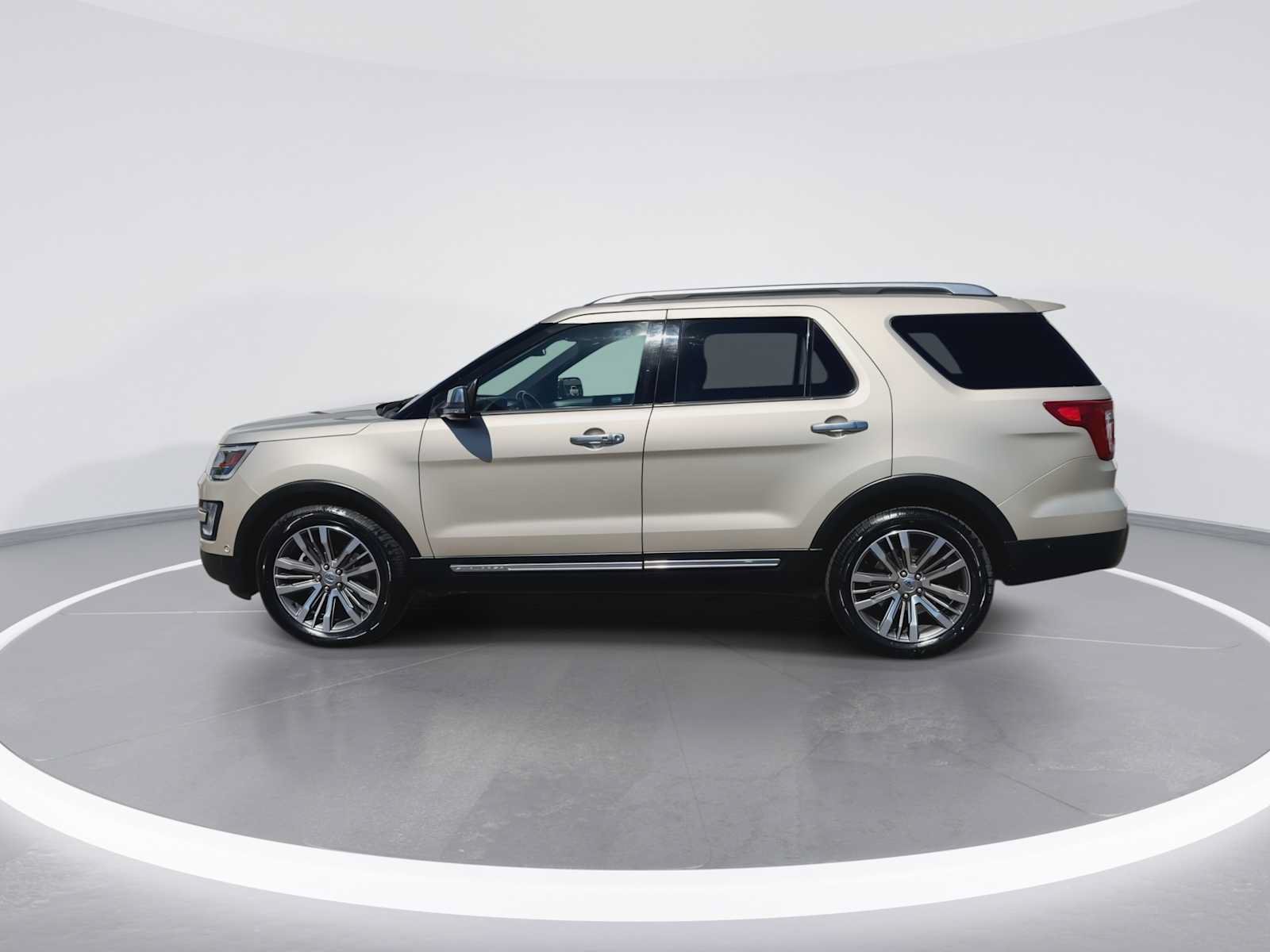 Used 2017 Ford Explorer Platinum AWD/4WD image 5