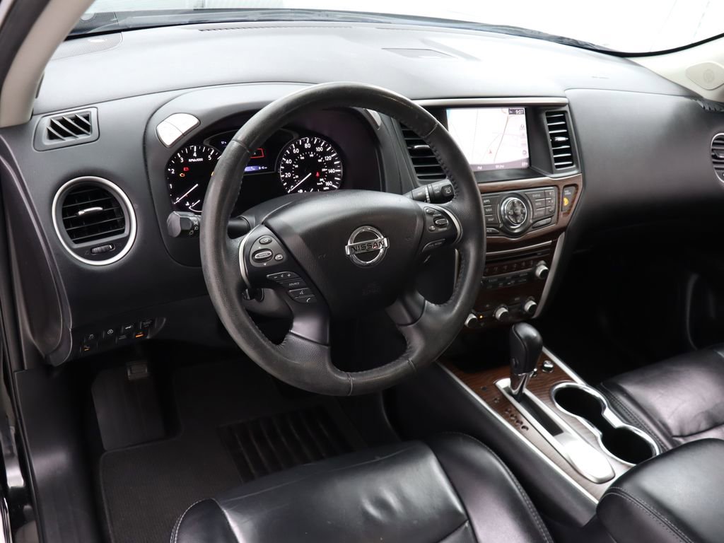 Used 2017 Nissan Pathfinder Platinum w/ Midnight Edition Package image 14
