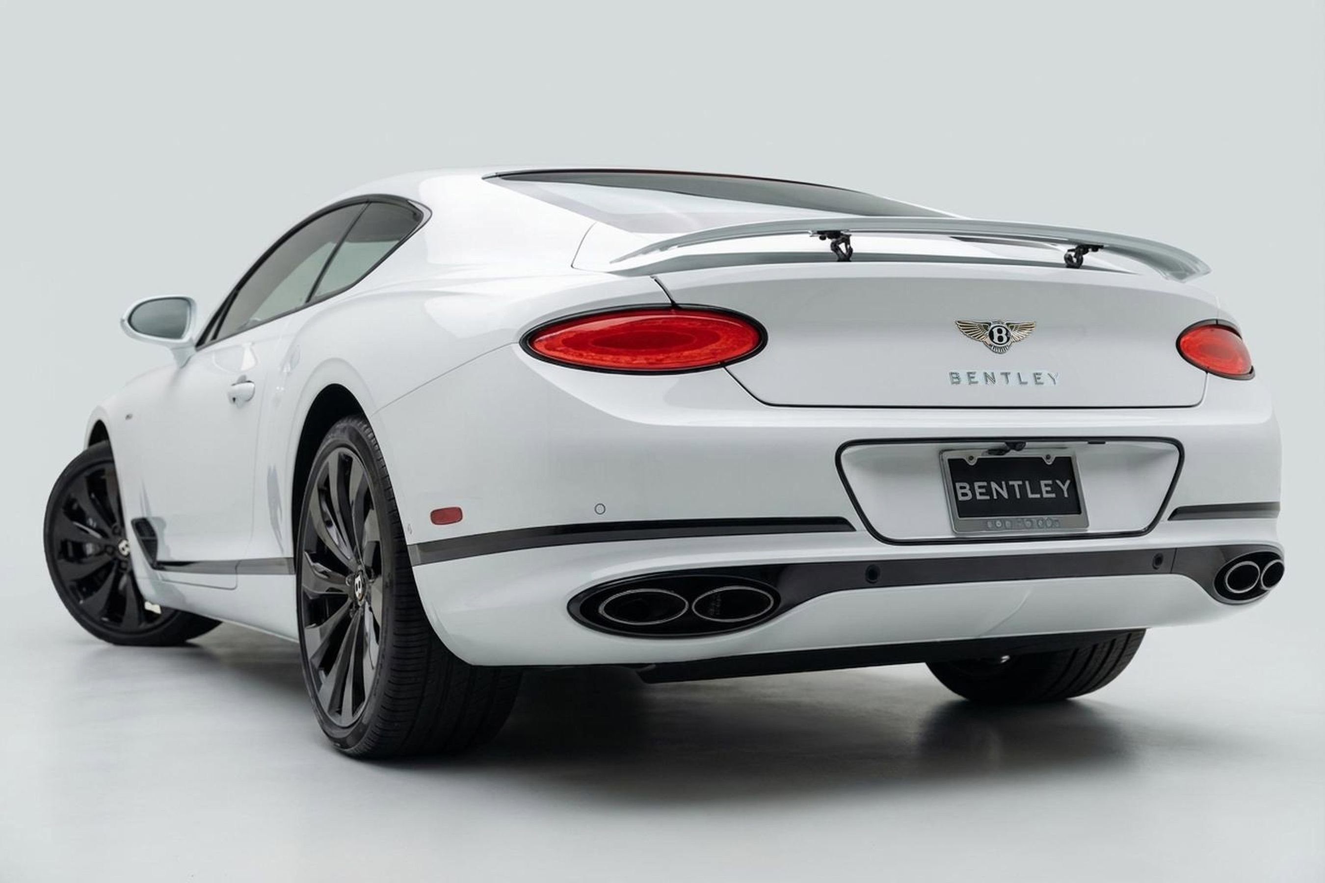 Used 2024 Bentley Continental GT Azure image 14