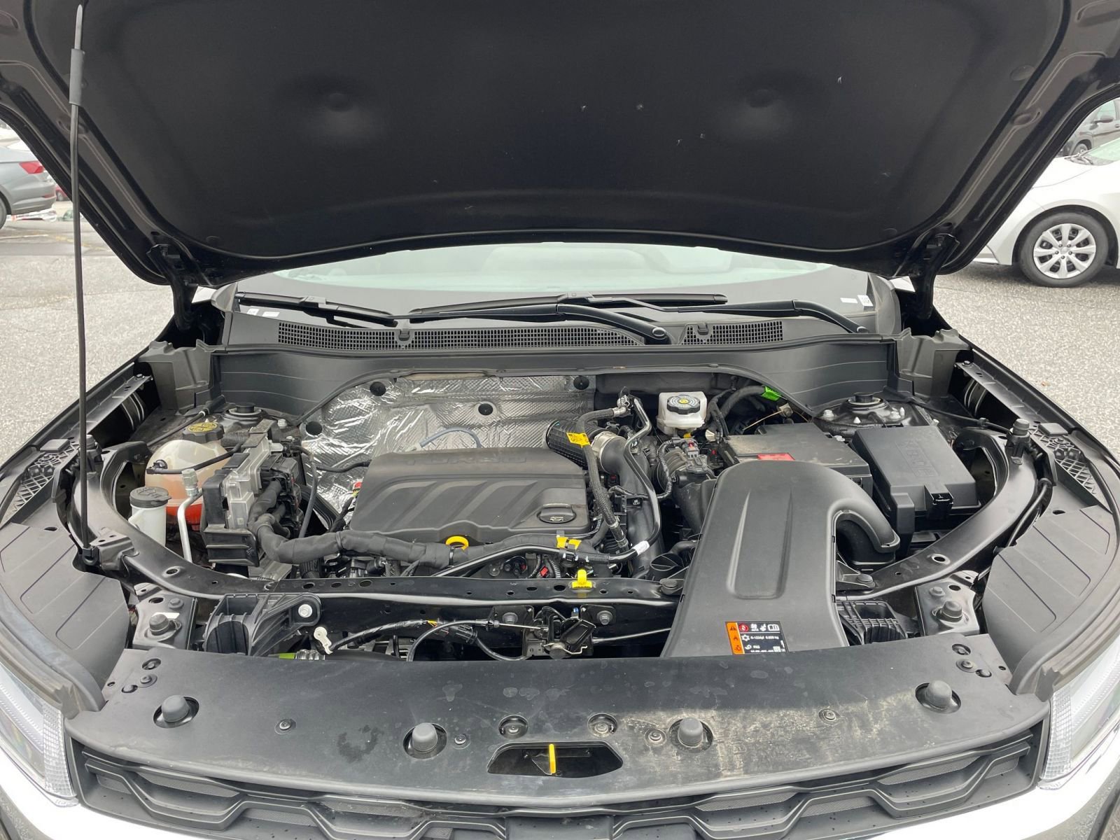 Used 2025 Chevrolet Trax LT w/ LT Convenience Package image 31