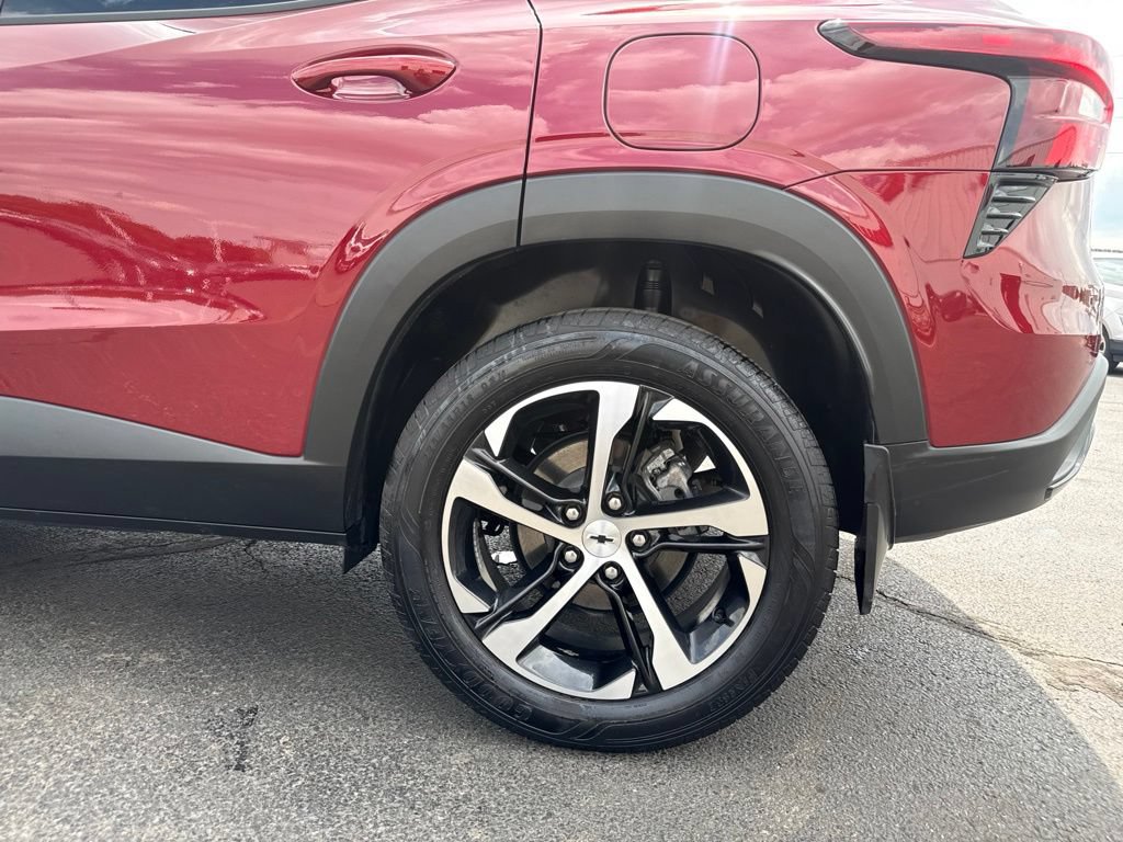 Used 2024 Chevrolet Trax RS w/ Driver Confidence Package FWD image 45