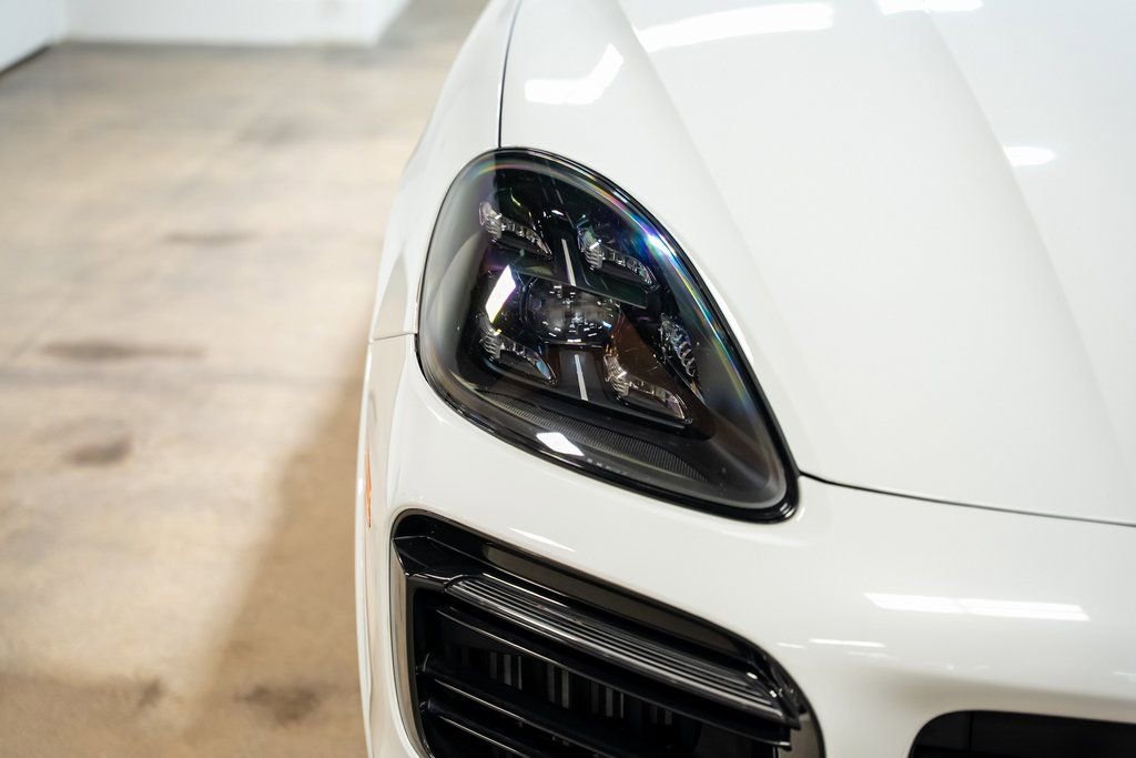 Used 2022 Porsche Cayenne GTS AWD/4WD image 5