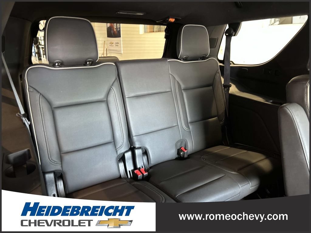 Certified 2023 GMC Yukon SLT w/ SLT Luxury Package AWD/4WD image 36