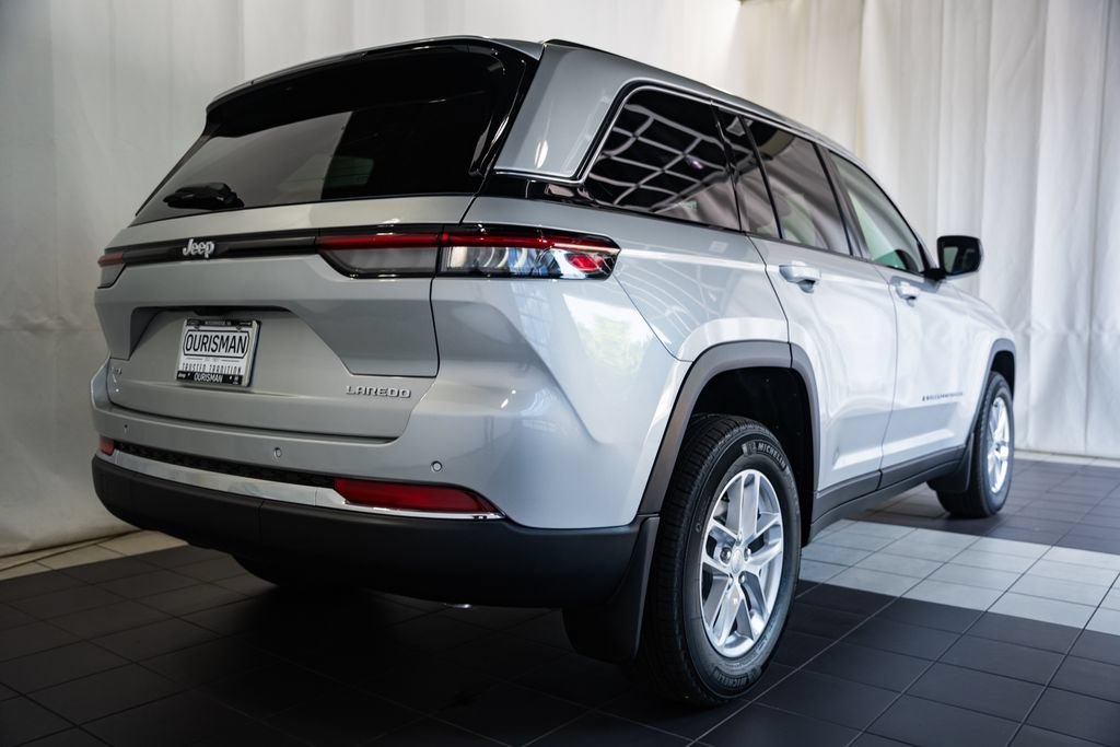 New 2026 Jeep Grand Cherokee Laredo X AWD/4WD image 4