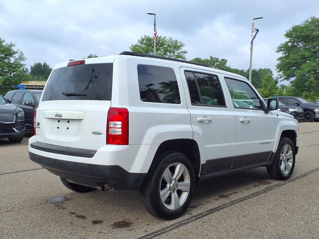 Used 2014 Jeep Patriot Latitude w/ Sun/Sound Group AWD/4WD image 4