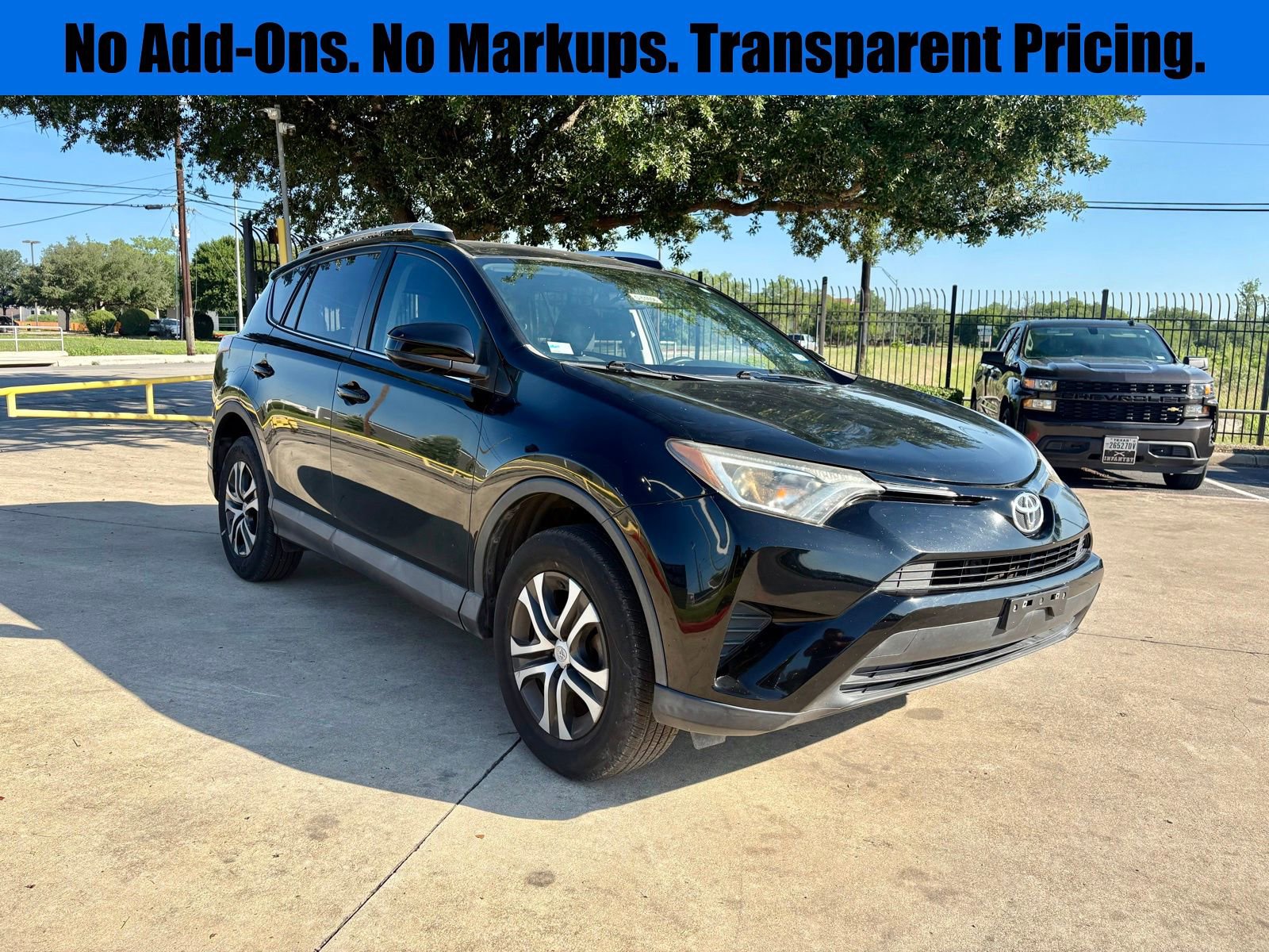 Used 2016 Toyota RAV4 LE FWD image 1