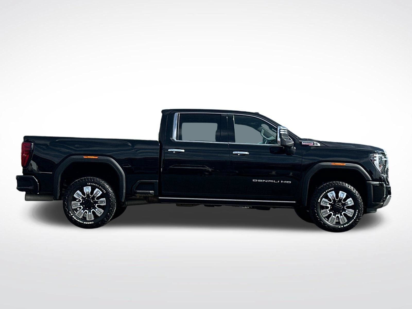 Used 2025 GMC Sierra 3500 Denali w/ Denali Reserve Package AWD/4WD image 2