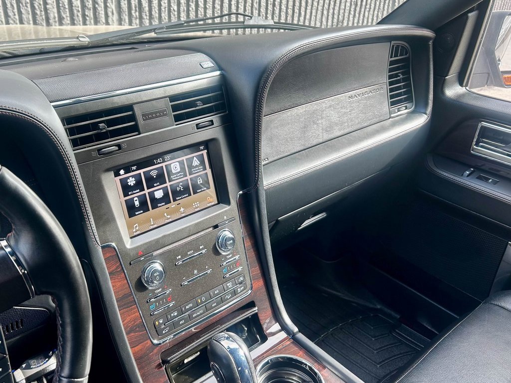Used 2017 Lincoln Navigator L Reserve image 31