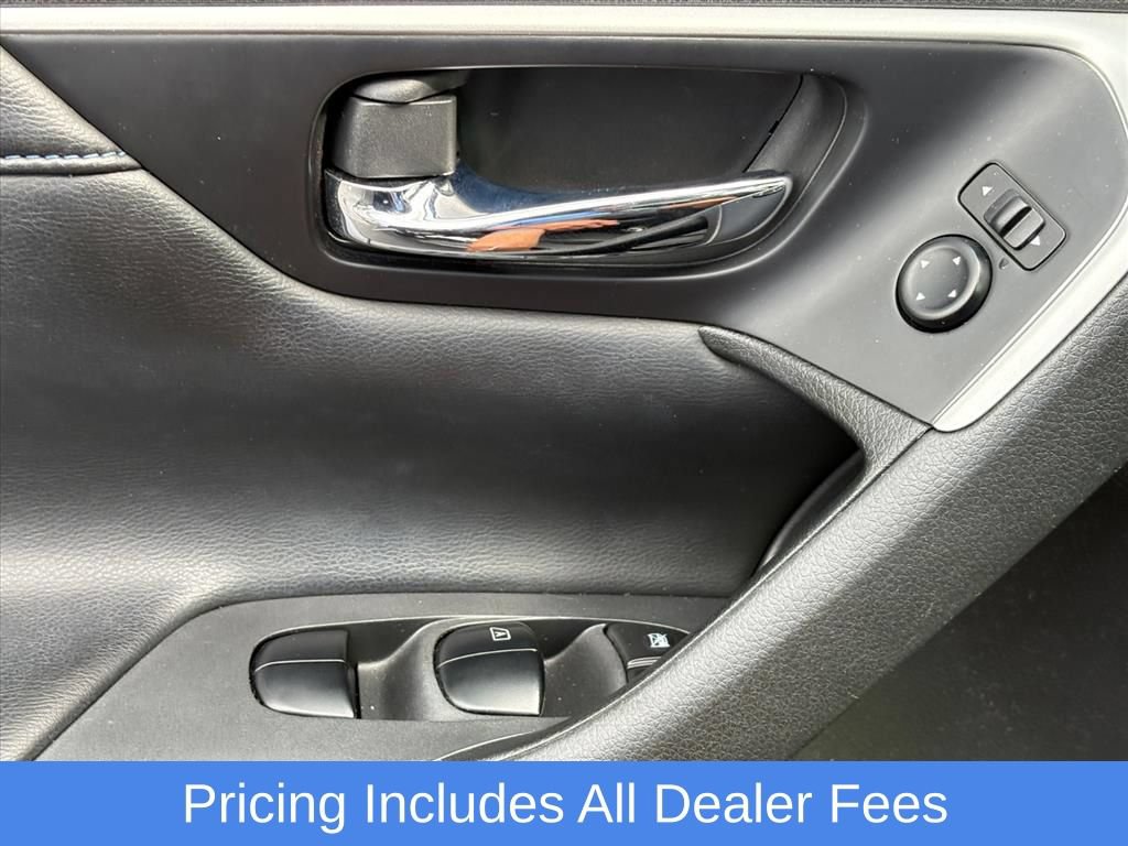 Used 2017 Nissan Altima 2.5 SR FWD image 13
