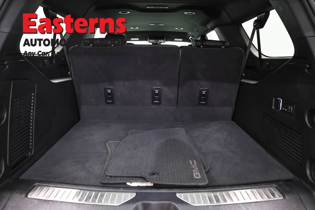 Used 2025 GMC Yukon XL Denali AWD/4WD image 9