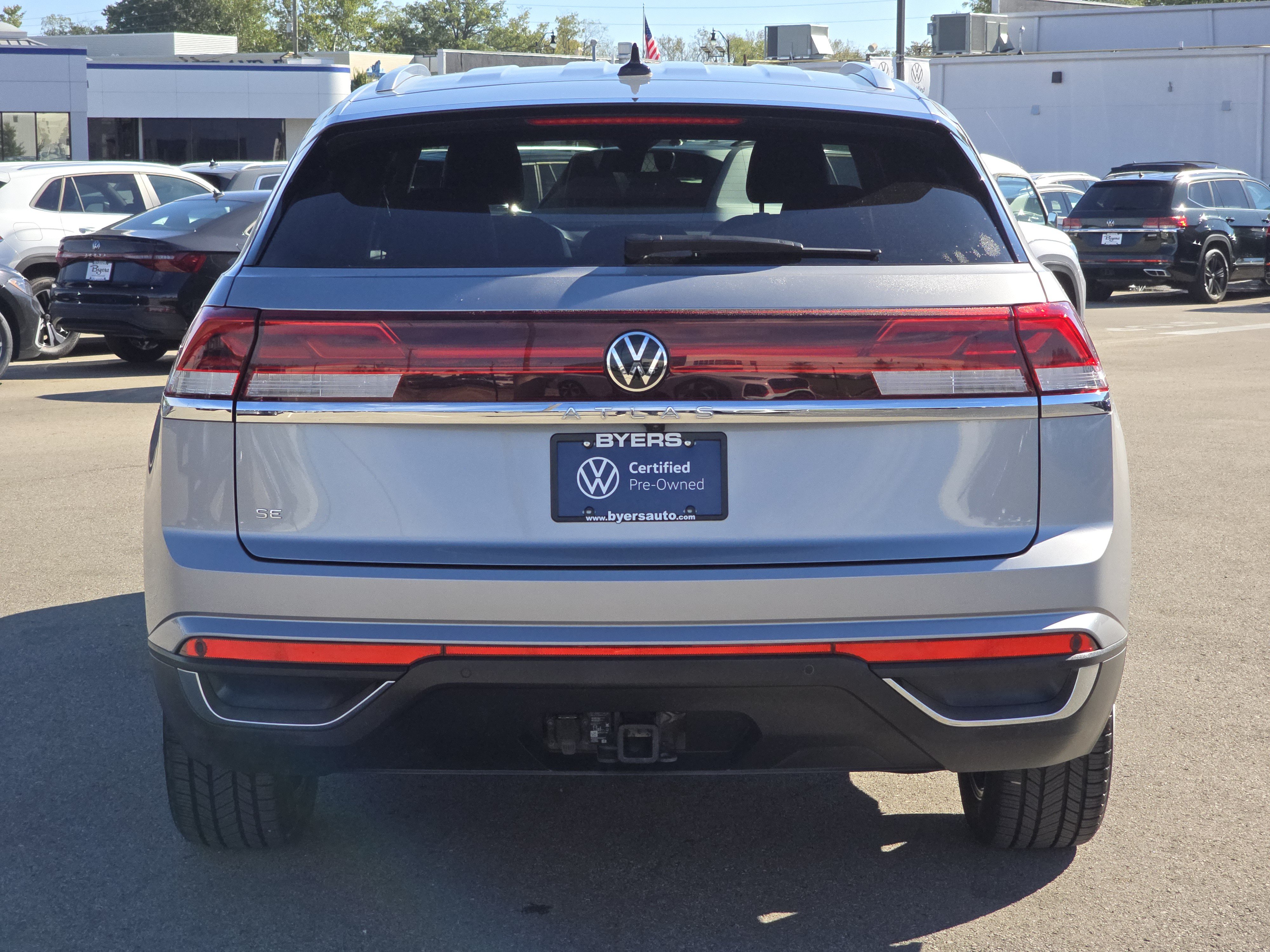 Used 2024 Volkswagen Atlas Cross Sport SE FWD image 6