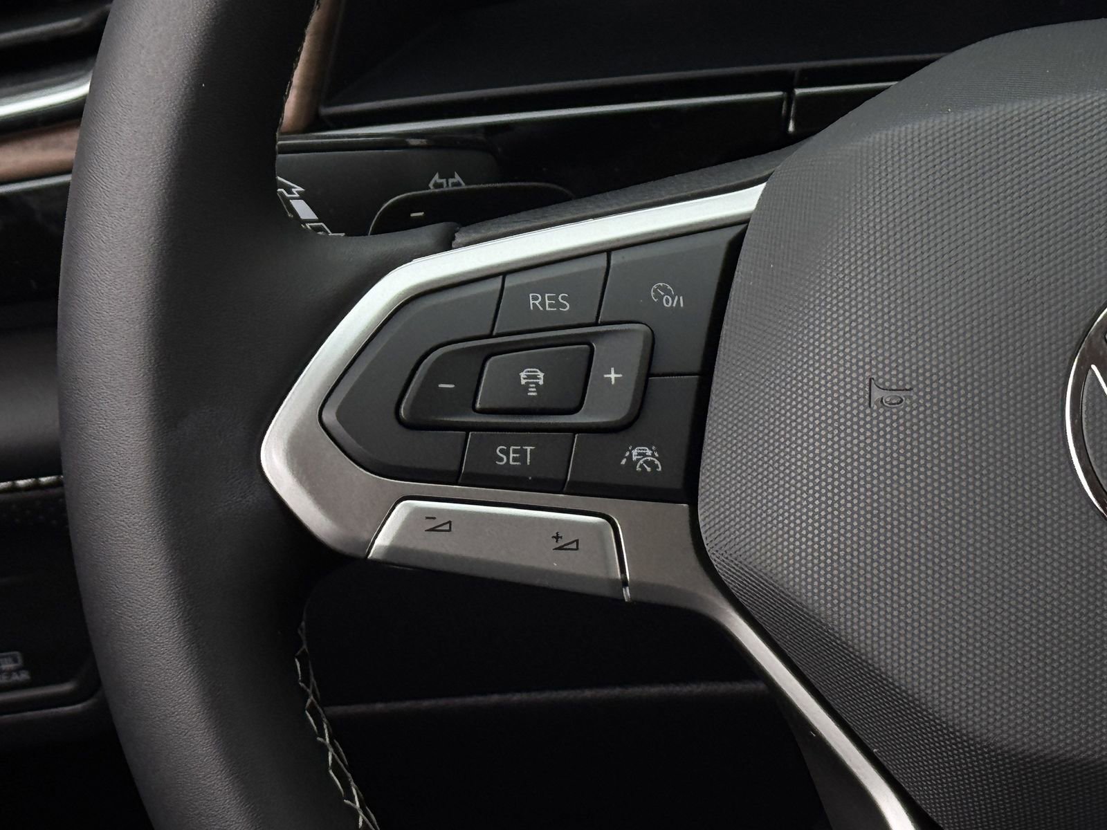 New 2026 Volkswagen Atlas SE image 14