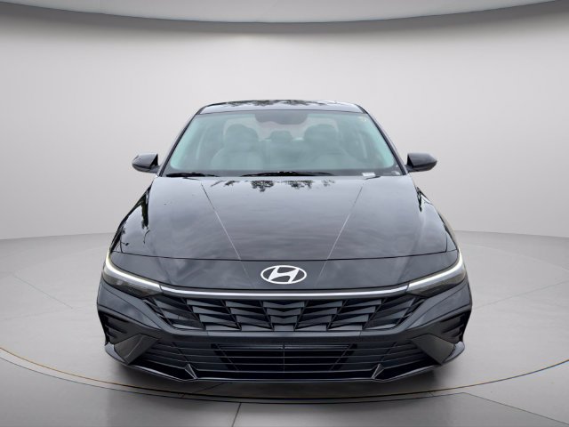 New 2026 Hyundai Elantra SEL Sport FWD image 3