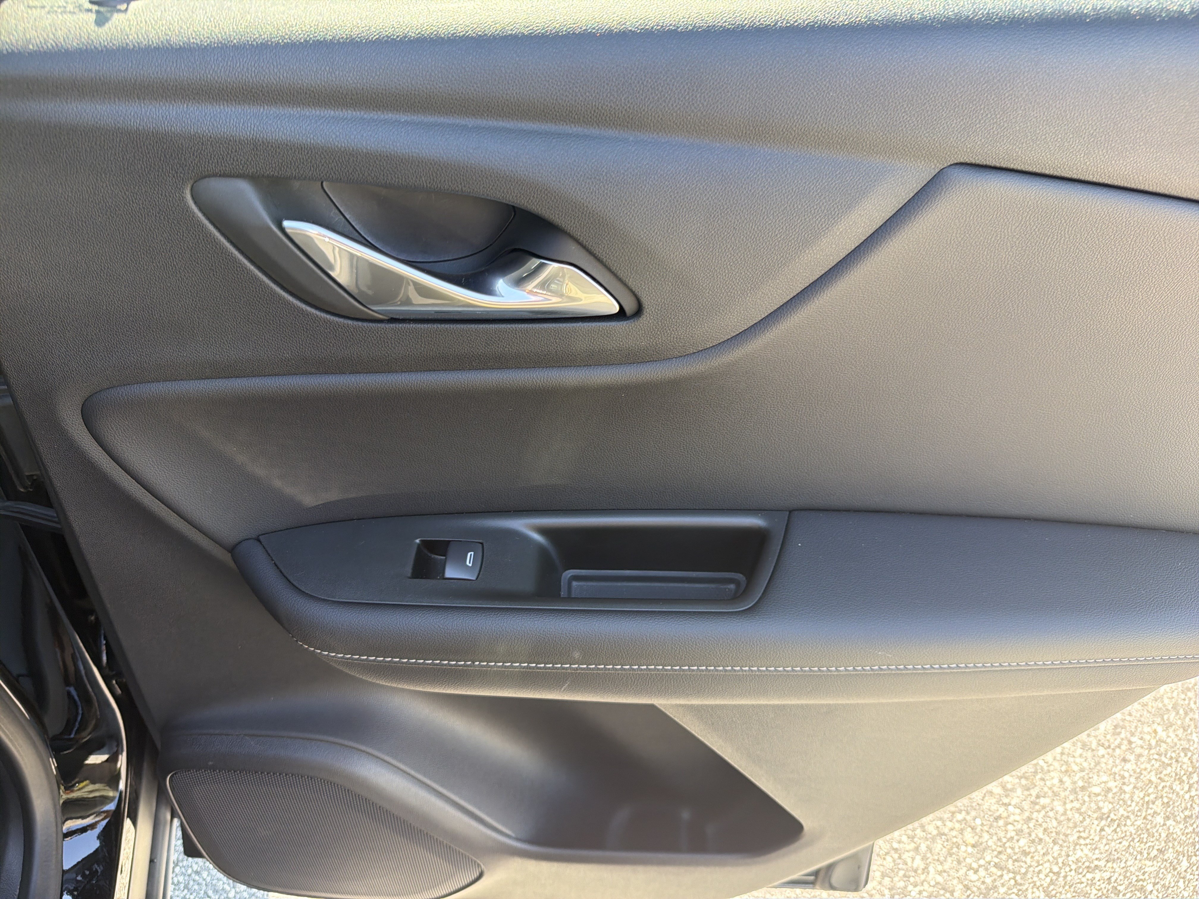 Used 2025 Chevrolet Blazer LT FWD image 27