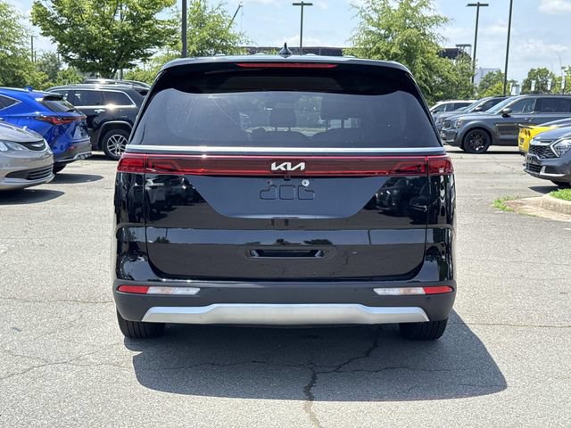 Used 2024 Kia Carnival LX FWD image 3