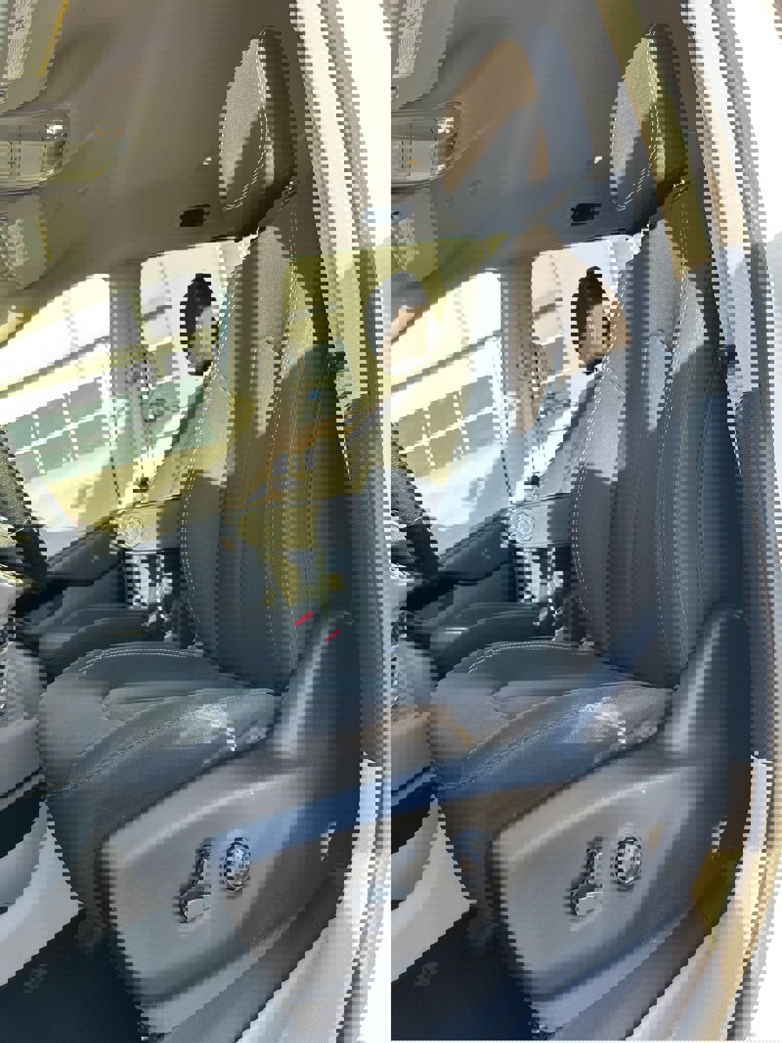 Used 2021 Chrysler Voyager LX image 17