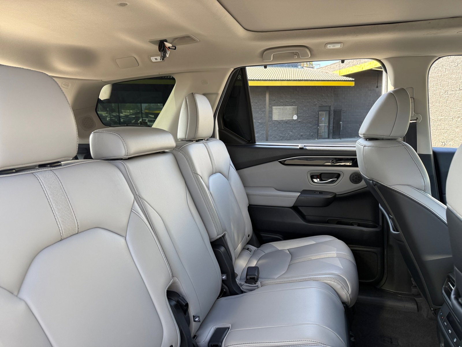 Used 2025 Honda Pilot Touring image 17
