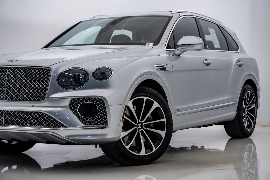 Used 2022 Bentley Bentayga AWD/4WD image 2