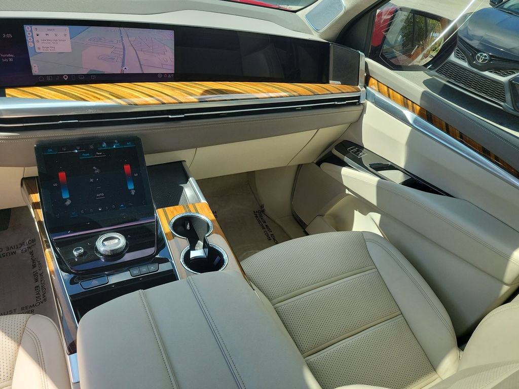 Used 2025 Cadillac Escalade ESV Sport Platinum w/ LPO, Floor Liner Package AWD/4WD image 30