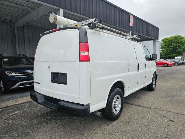 Used 2018 Chevrolet Express 2500 w/ Driver Convenience Package RWD image 5