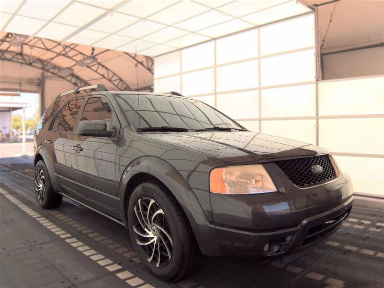 Used 2007 Ford Freestyle Limited FWD image 4