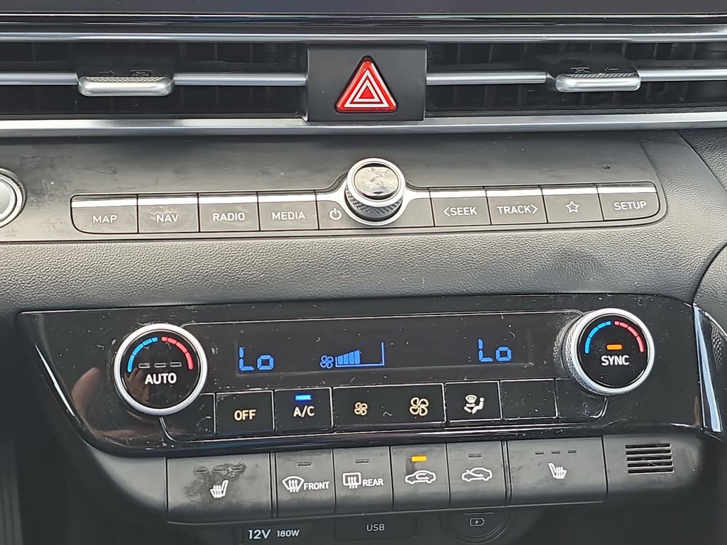 Used 2023 Hyundai Elantra SEL w/ Convenience Package image 23