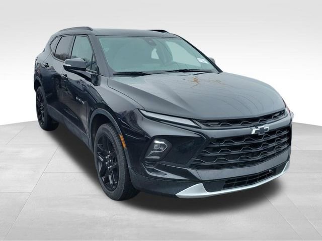 Used 2024 Chevrolet Blazer LT w/ LPO, Black Grille Bar Package image 6